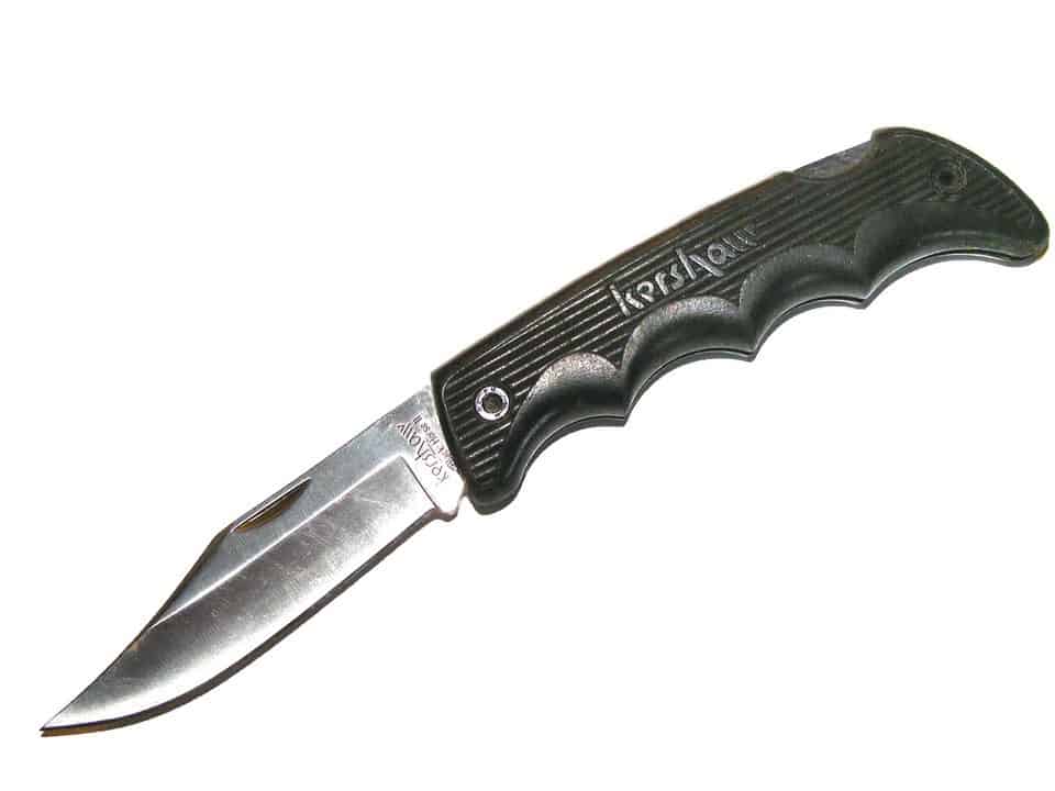 Clip point pocket knife