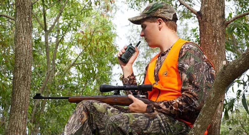 Best 2 Way Radios For Hunting – How Not To Waste Money